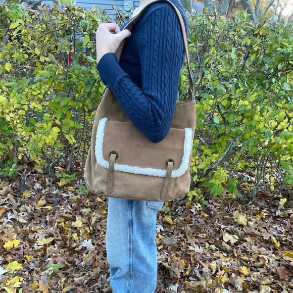 UGG Heritage Tan Suede Hobo Shoulder Bag Sherpa trim - Picture 2 of 16